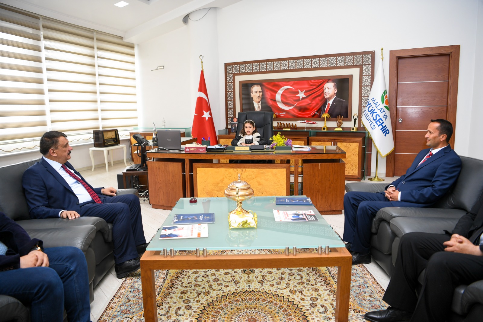 Başkan Gürkan, Başkanlik Koltuğunu Elif Kayra Şengönül’e Devretti