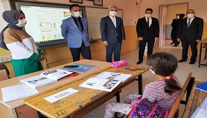Kanbay Yazıhan İlçesindeki Öğretmen ve Öğrencileri Okullarından Ziyaret Etti